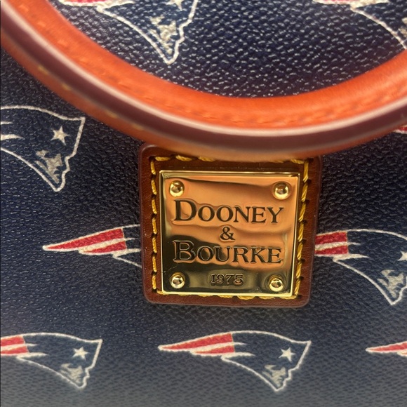 Dooney & Bourke NFL New England Patriots Charli Satchel, excellent condition - Picture 2 of 14